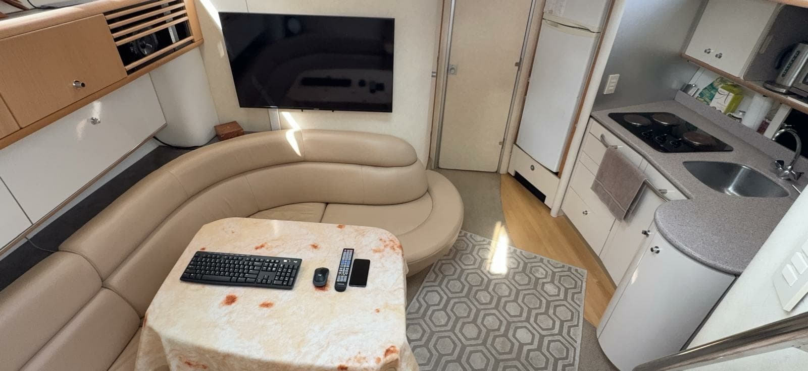 1998 Bayliner  4085 Avanti