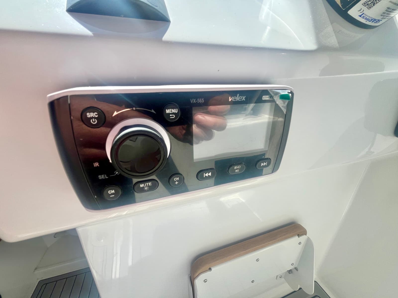 2025 Commander 27 Sportfisher