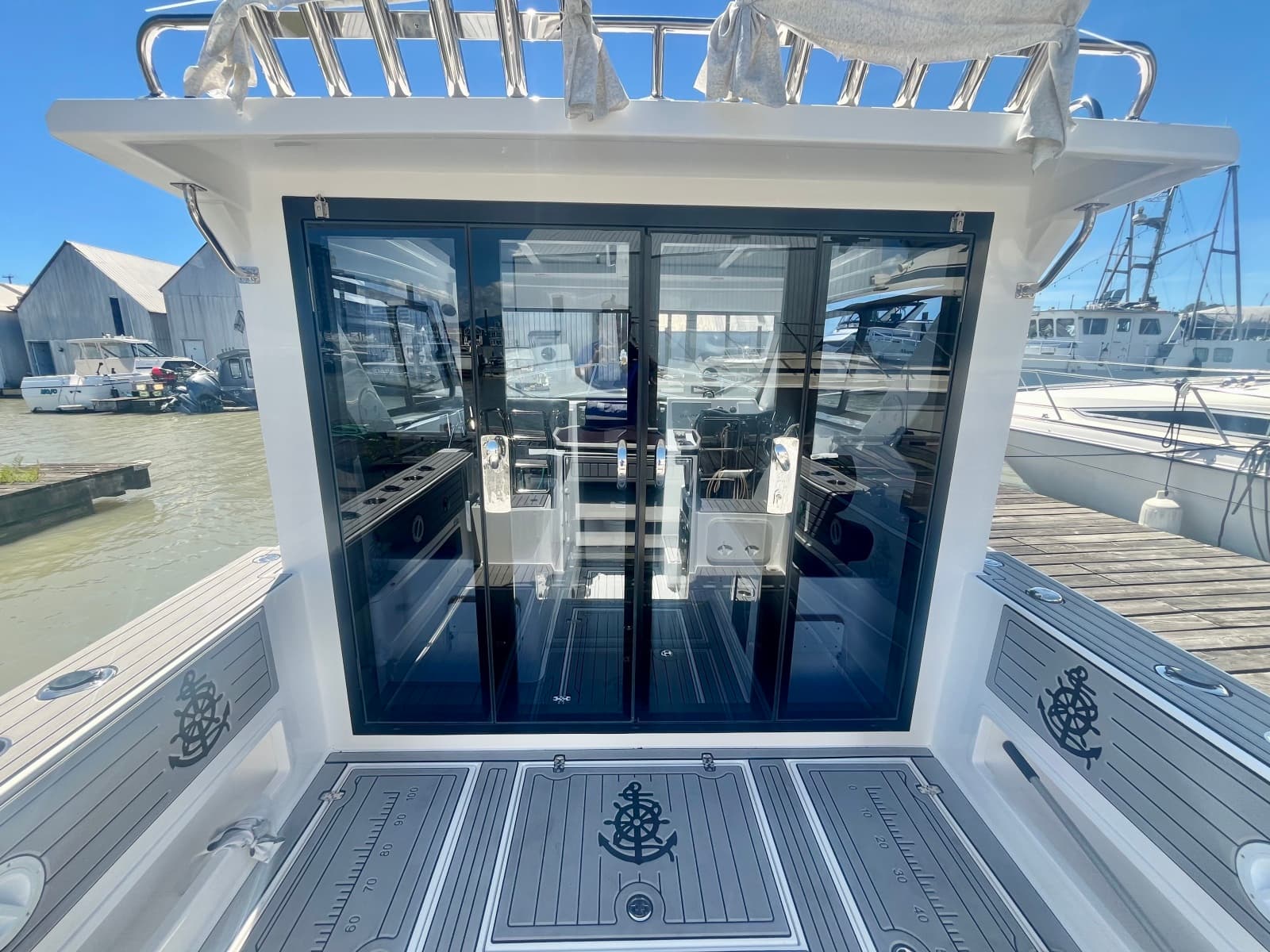 2025 Commander 27 Sportfisher