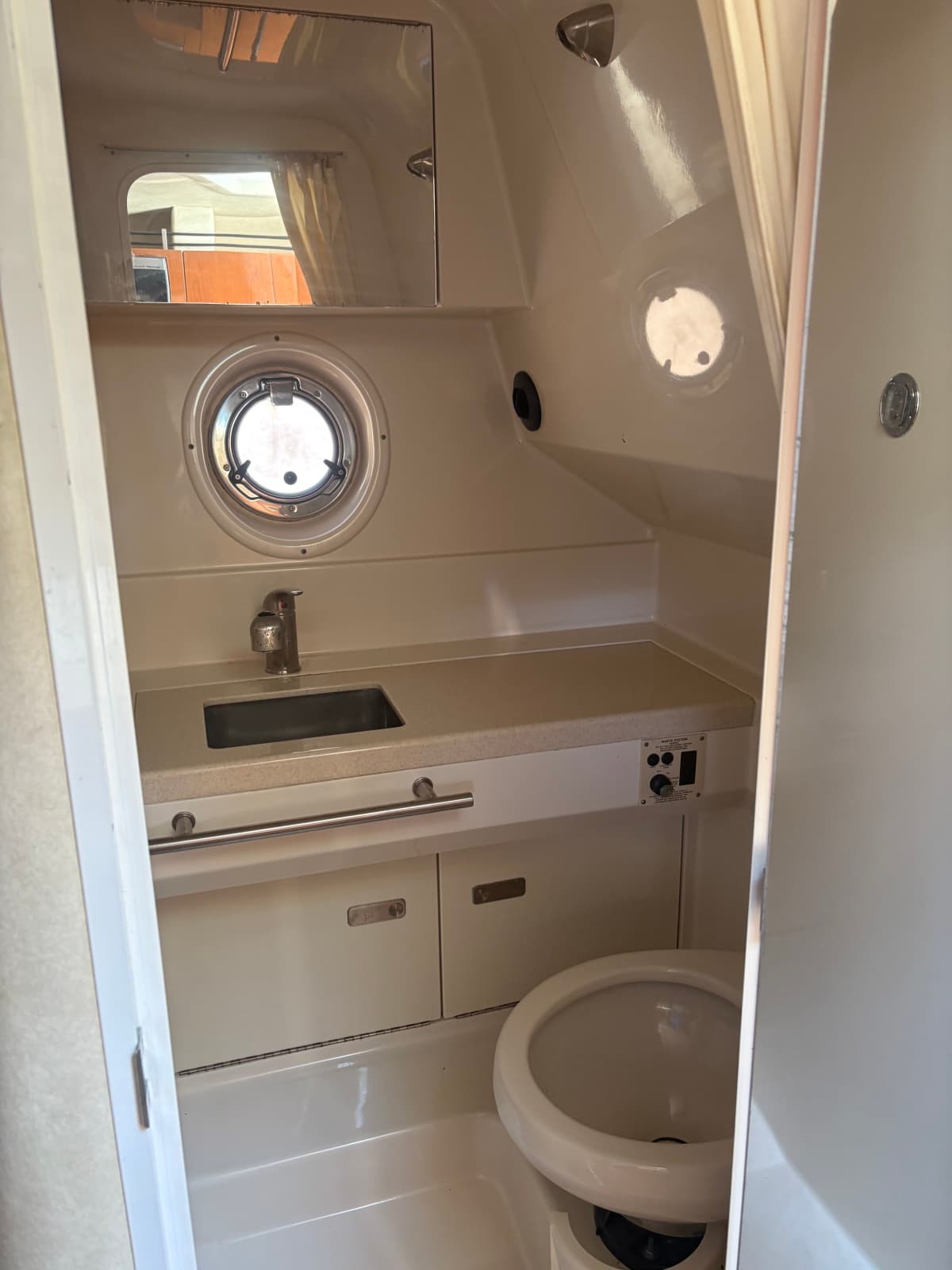2010 Sea Ray 310 Sundancer
