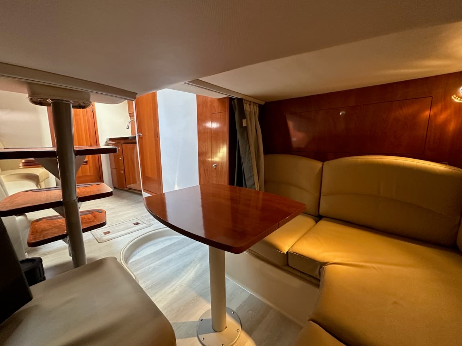 2008 Four Winns 358 Vista