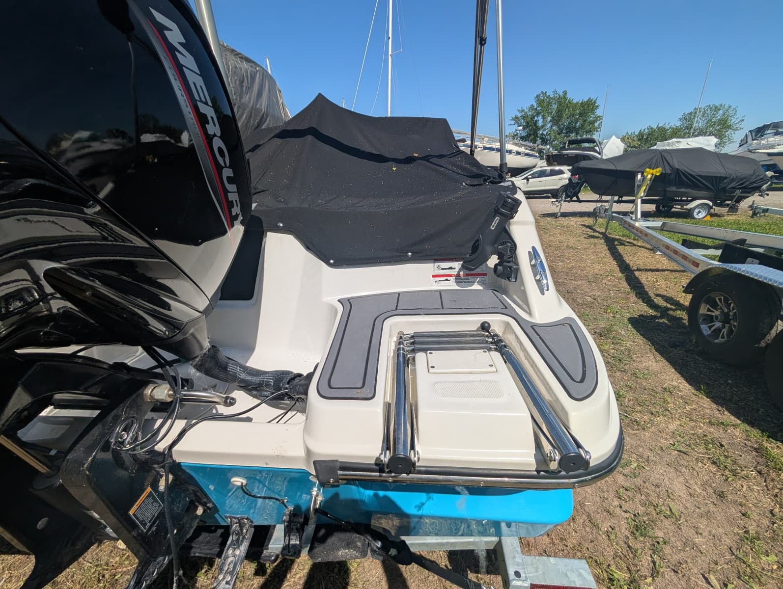 2023 Bayliner Element M17