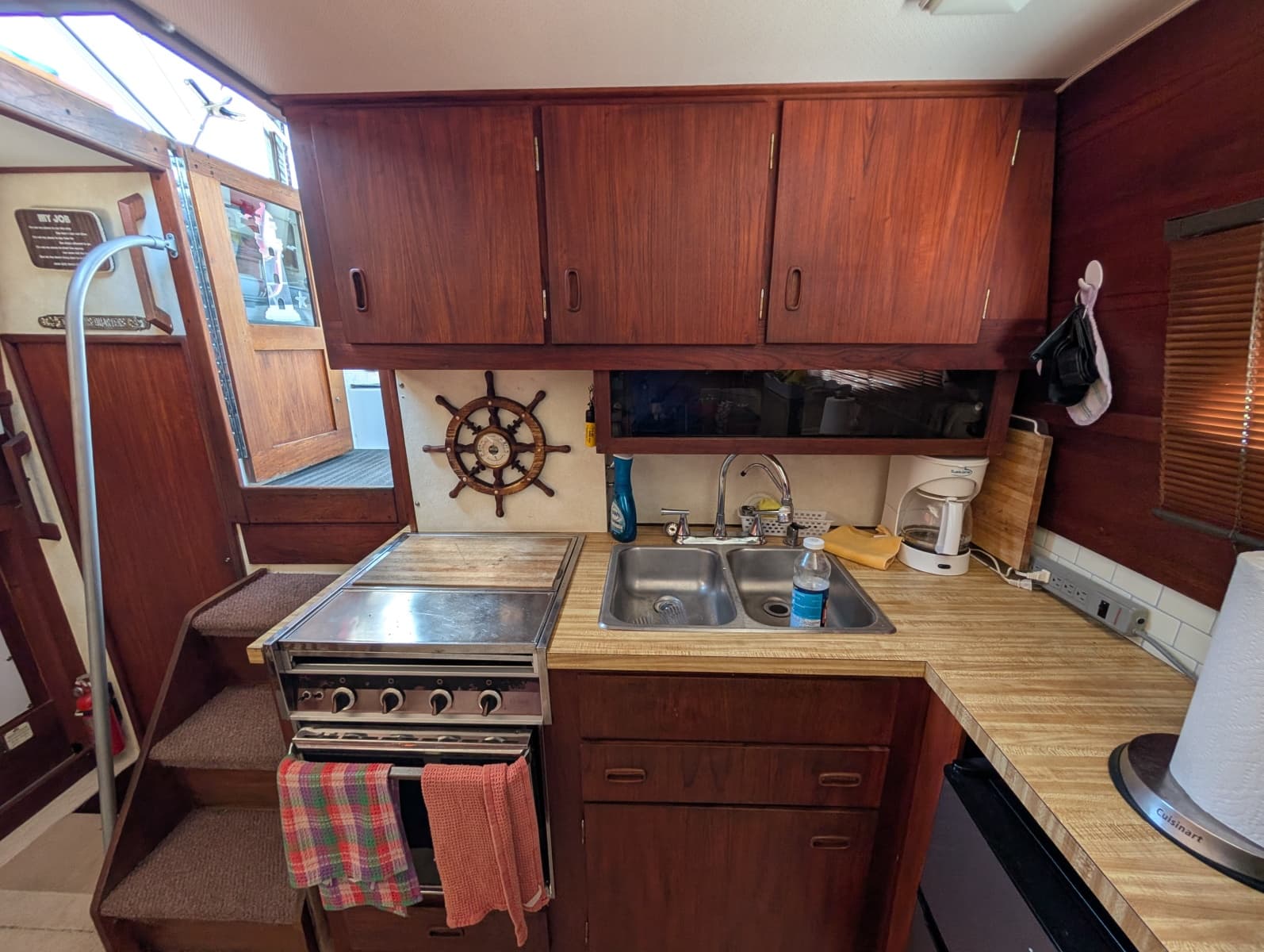 1977 Trojan 36 Tri-Cabin 36