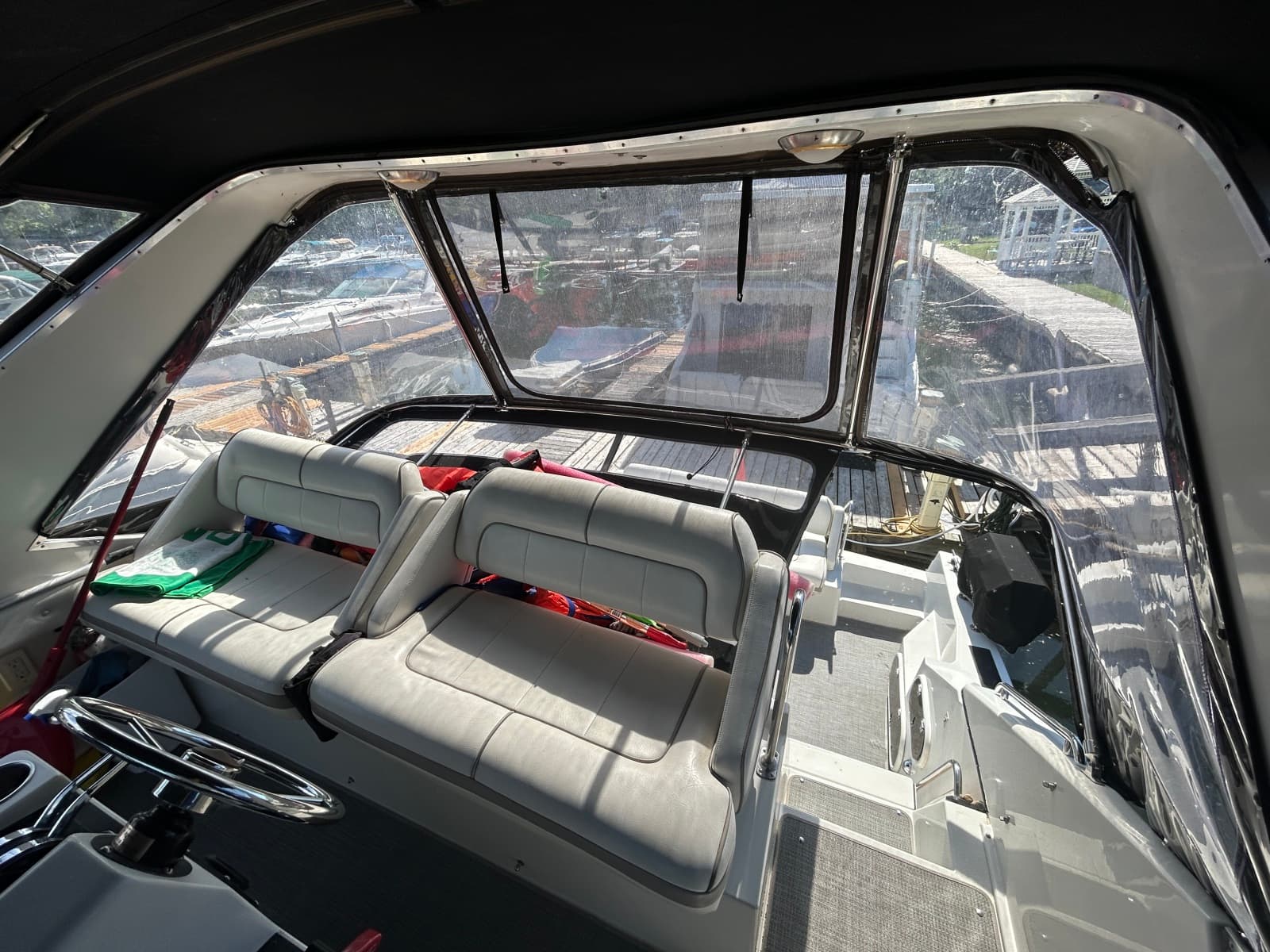 1990 Carver 380 Santego