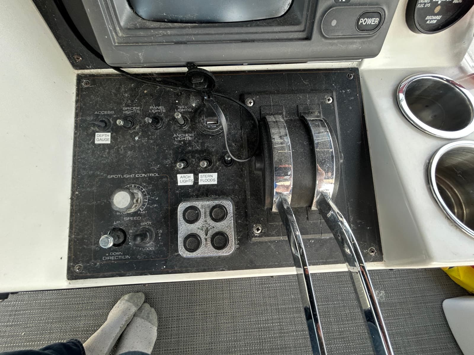 1990 Carver 380 Santego