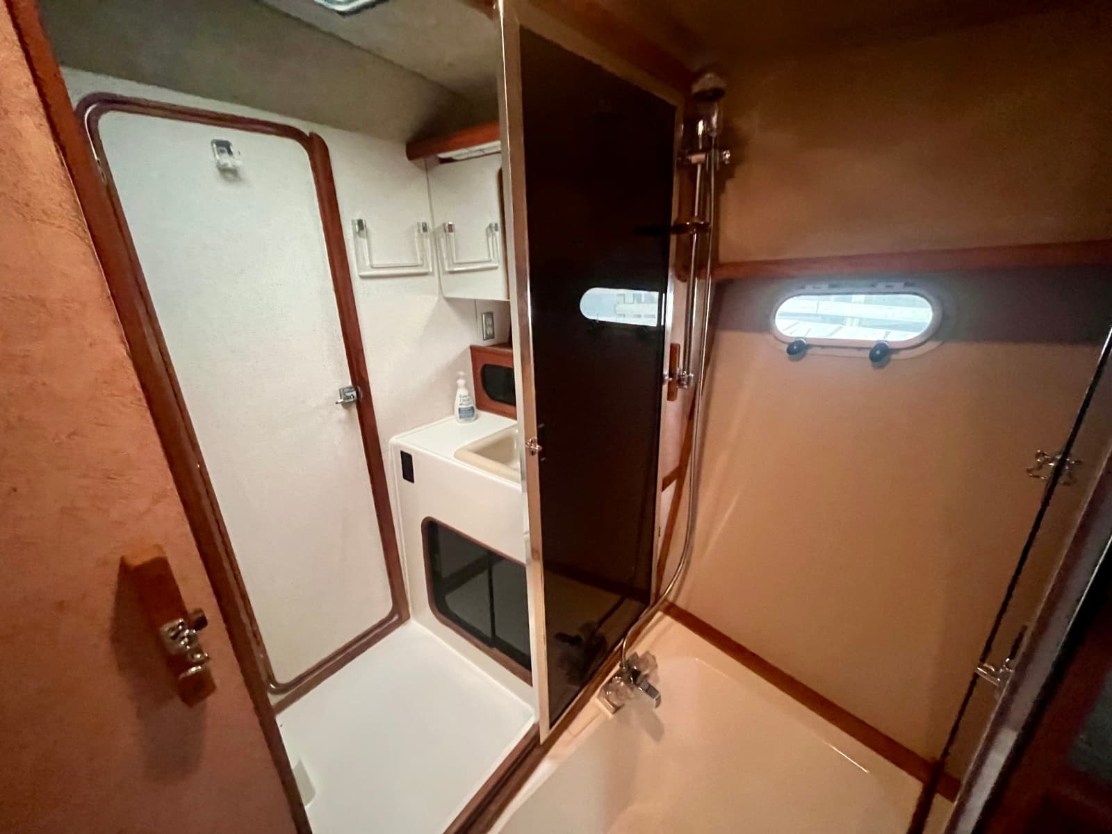 1990 Bayliner 3888 Motoryacht 38