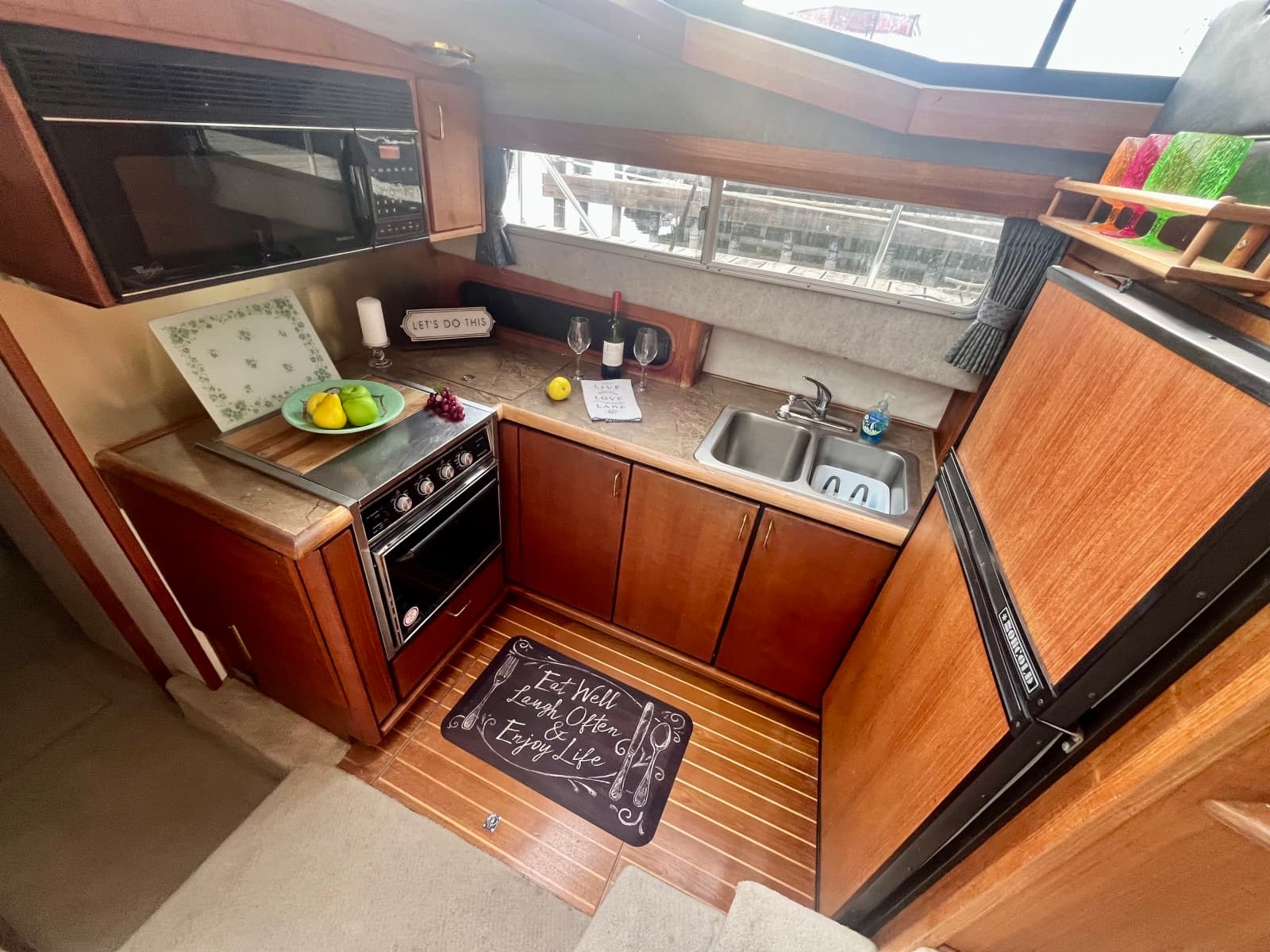 1990 Bayliner 3888 Motoryacht 38