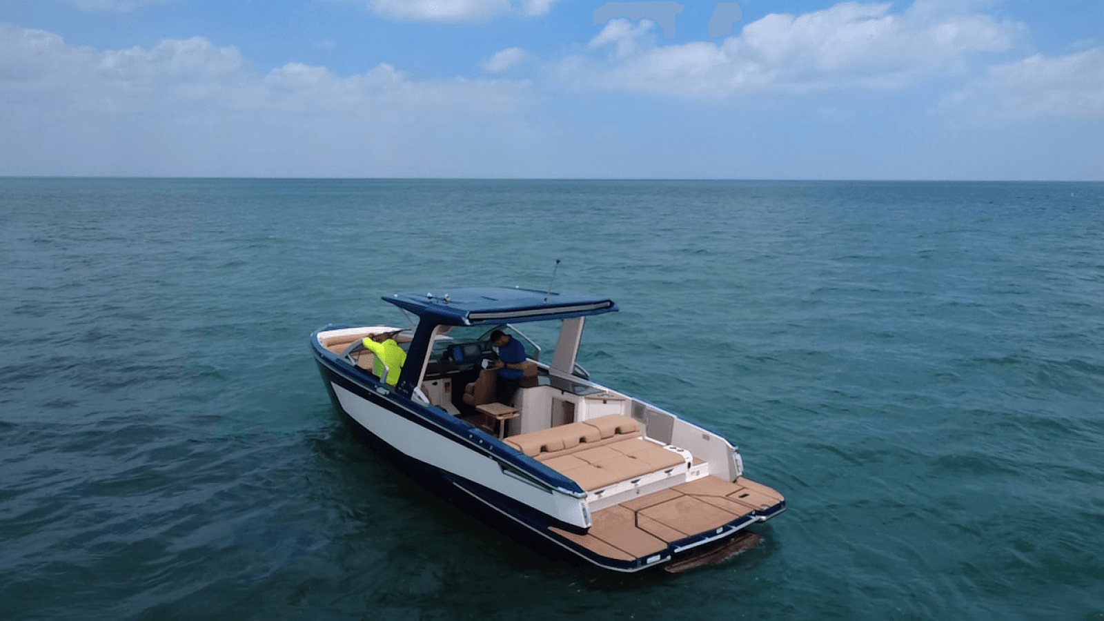 2021 Aviara AV32 32