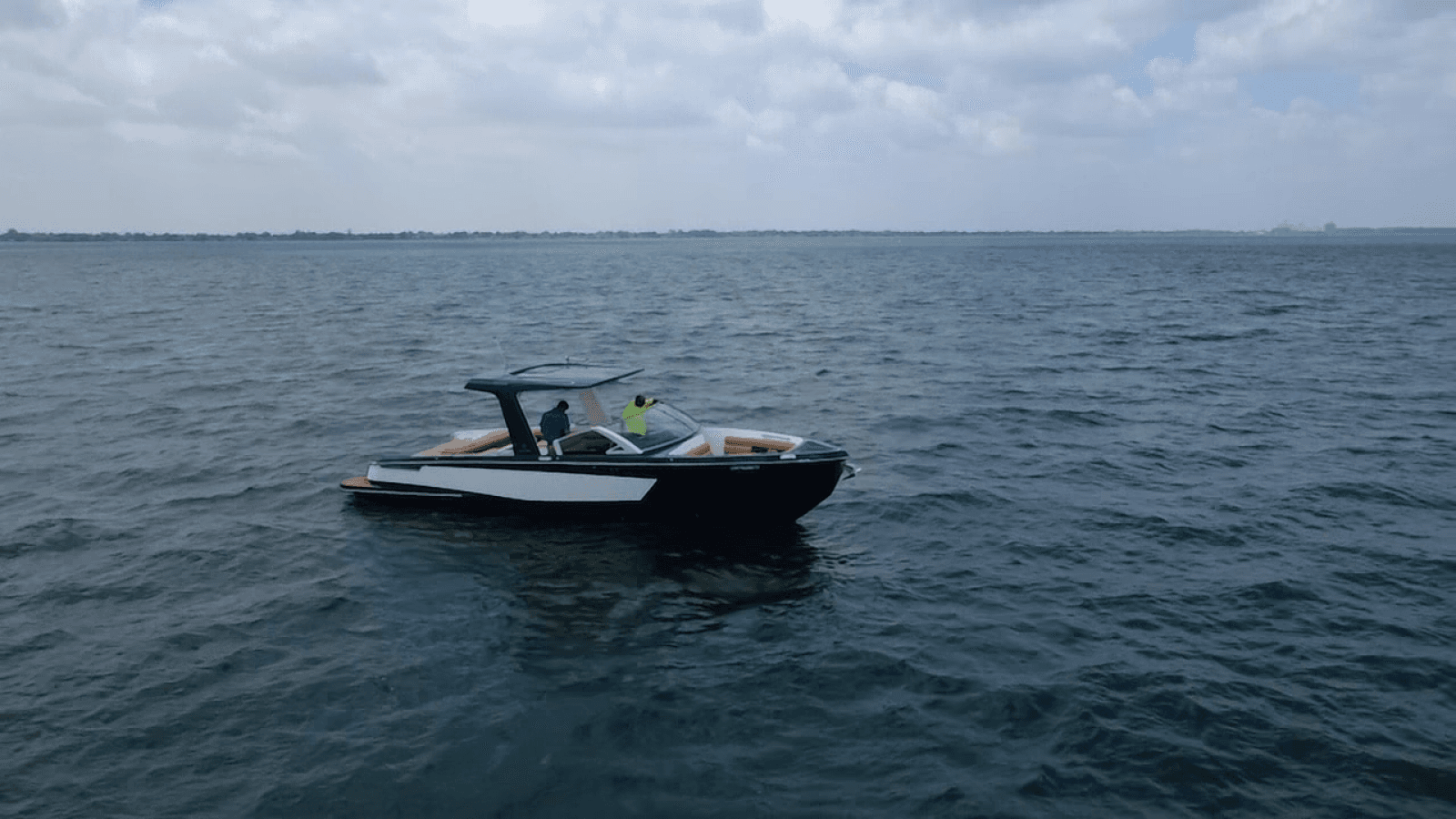 2021 Aviara AV32 32