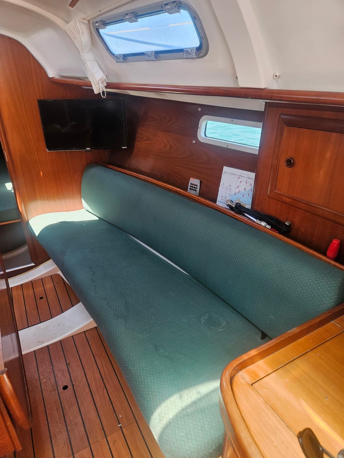 2003 Beneteau 311 31
