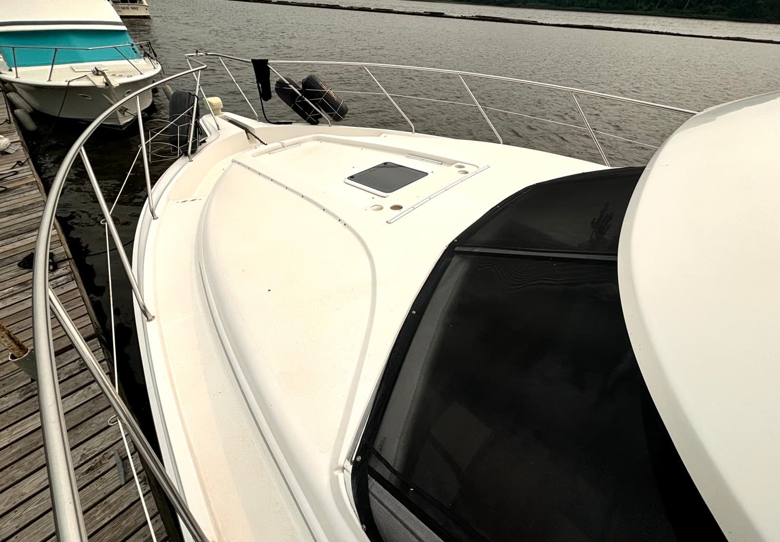 2000 Silverton 422 Motor Yacht