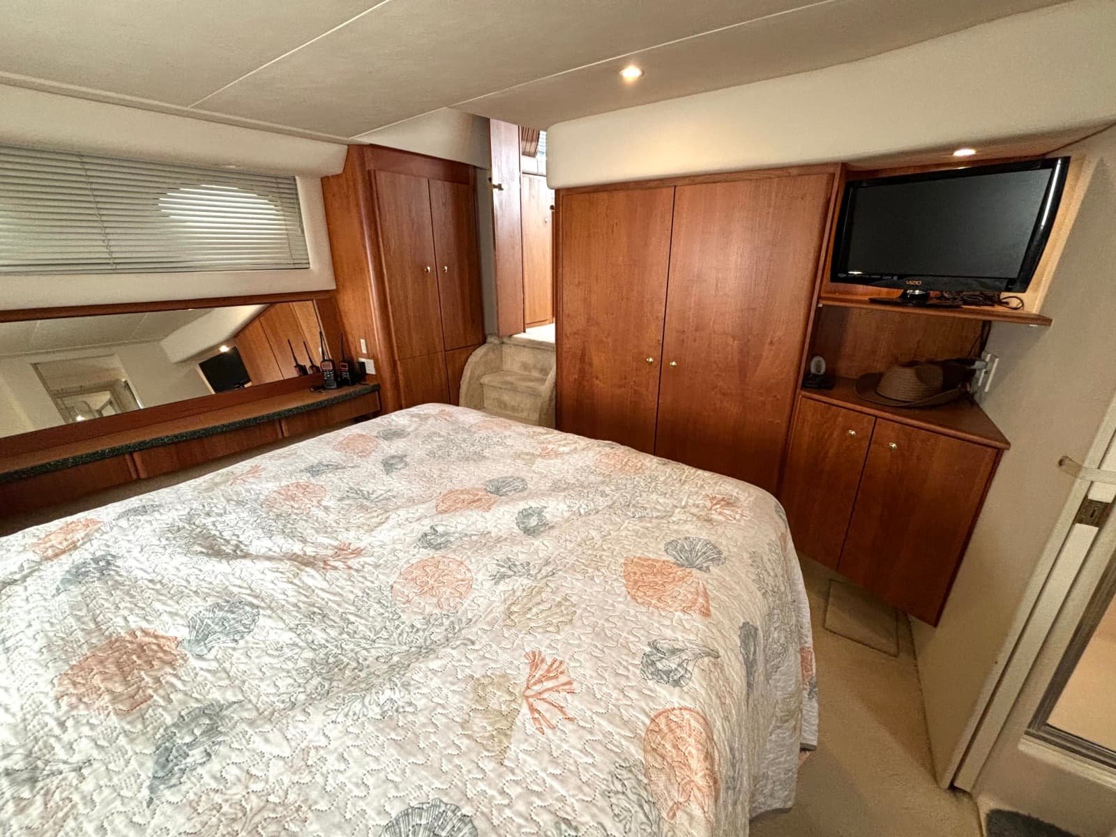 2000 Silverton 422 Motor Yacht