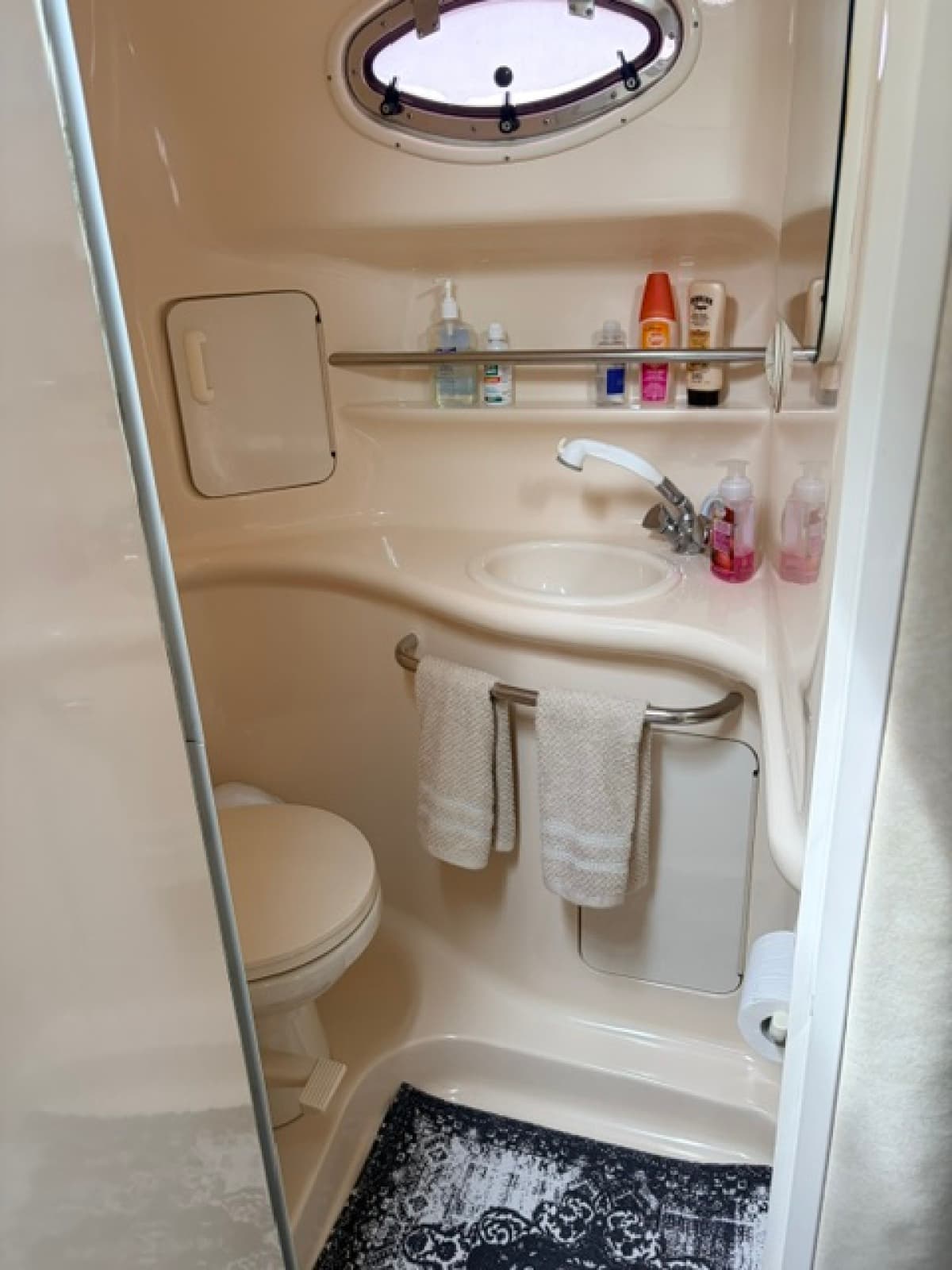 1997 Sea Ray Sundancer 330