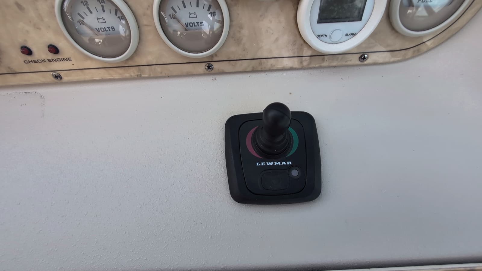 1990 Cruisers Yachts 3375