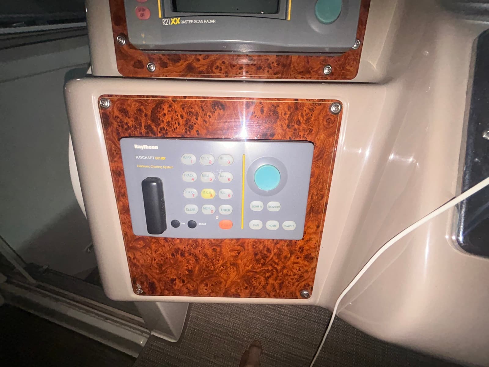 1999 Maxum 3700 SCR
