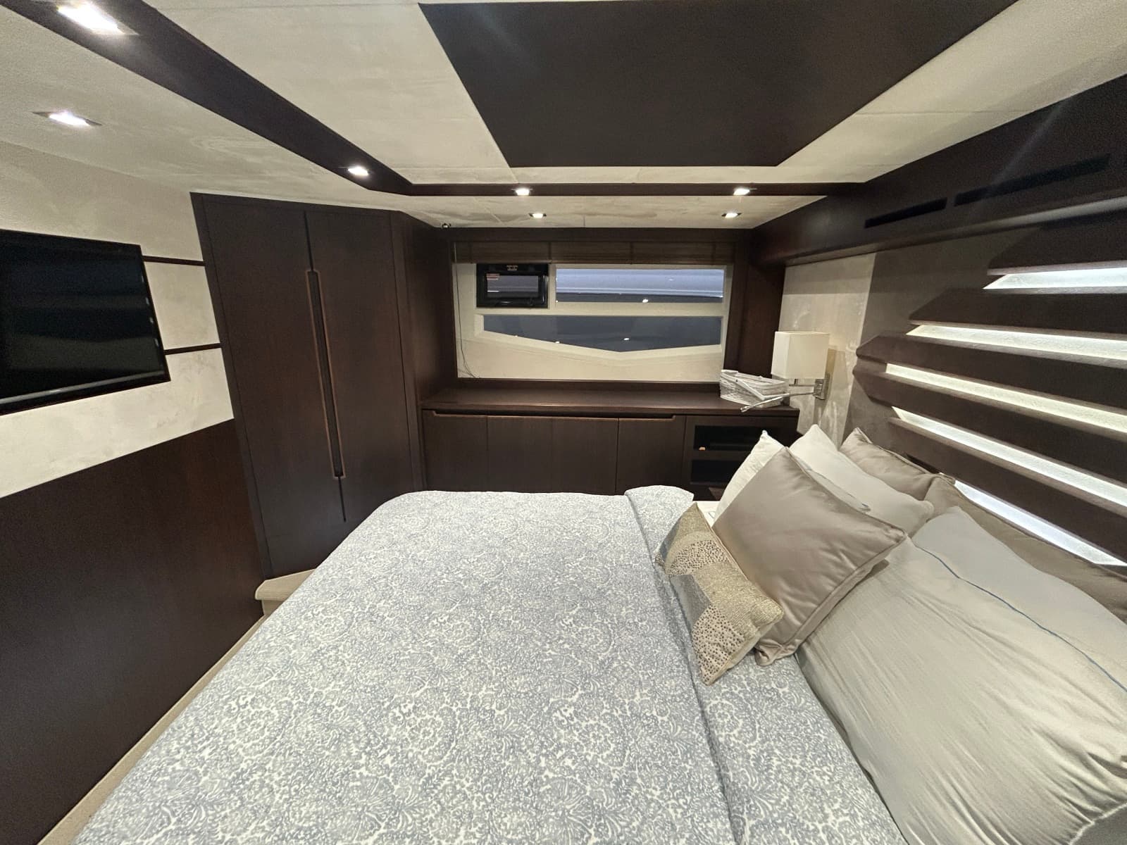 2018 Galeon 560 Sky 56