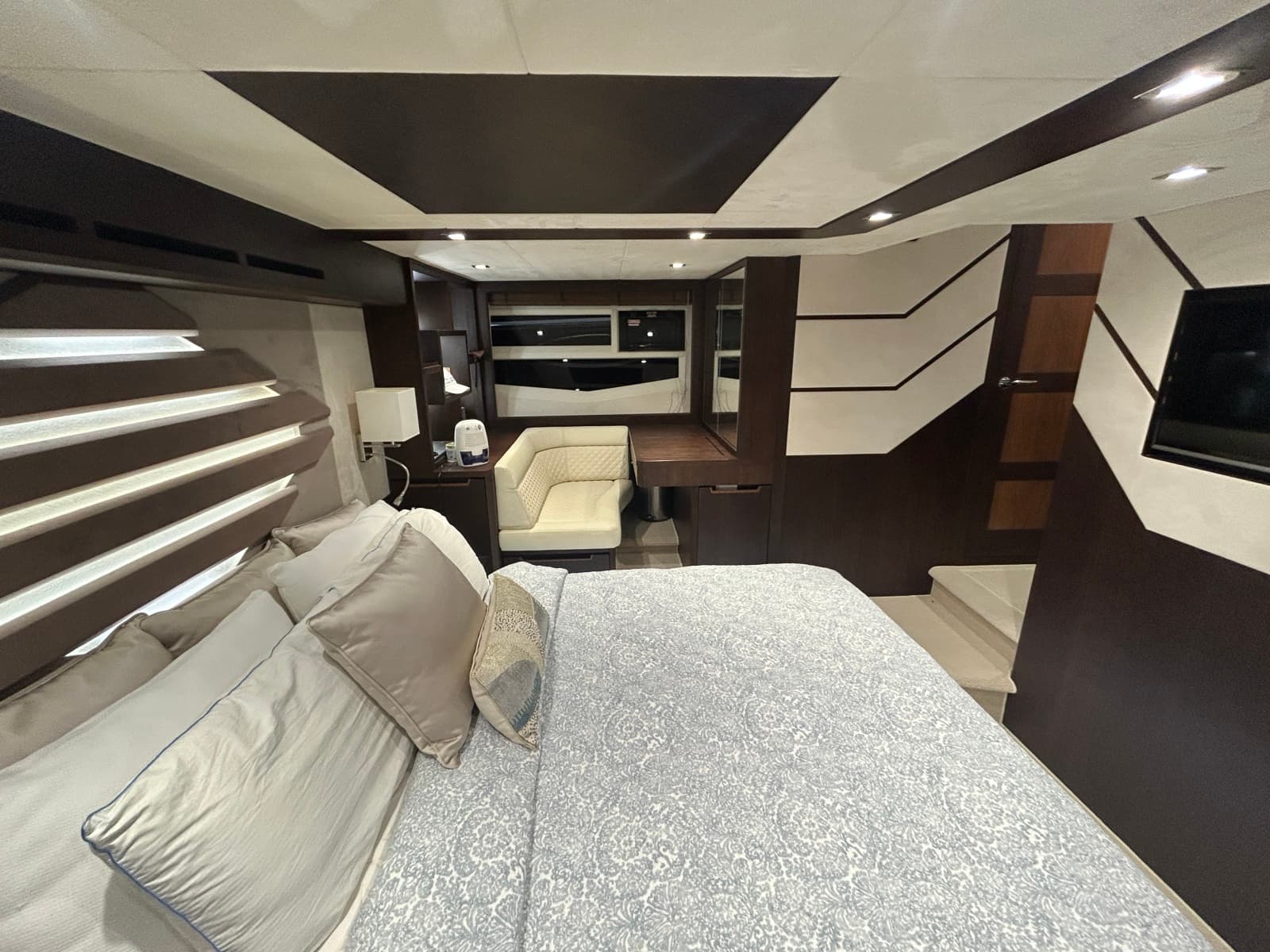 2018 Galeon 560 Sky 56