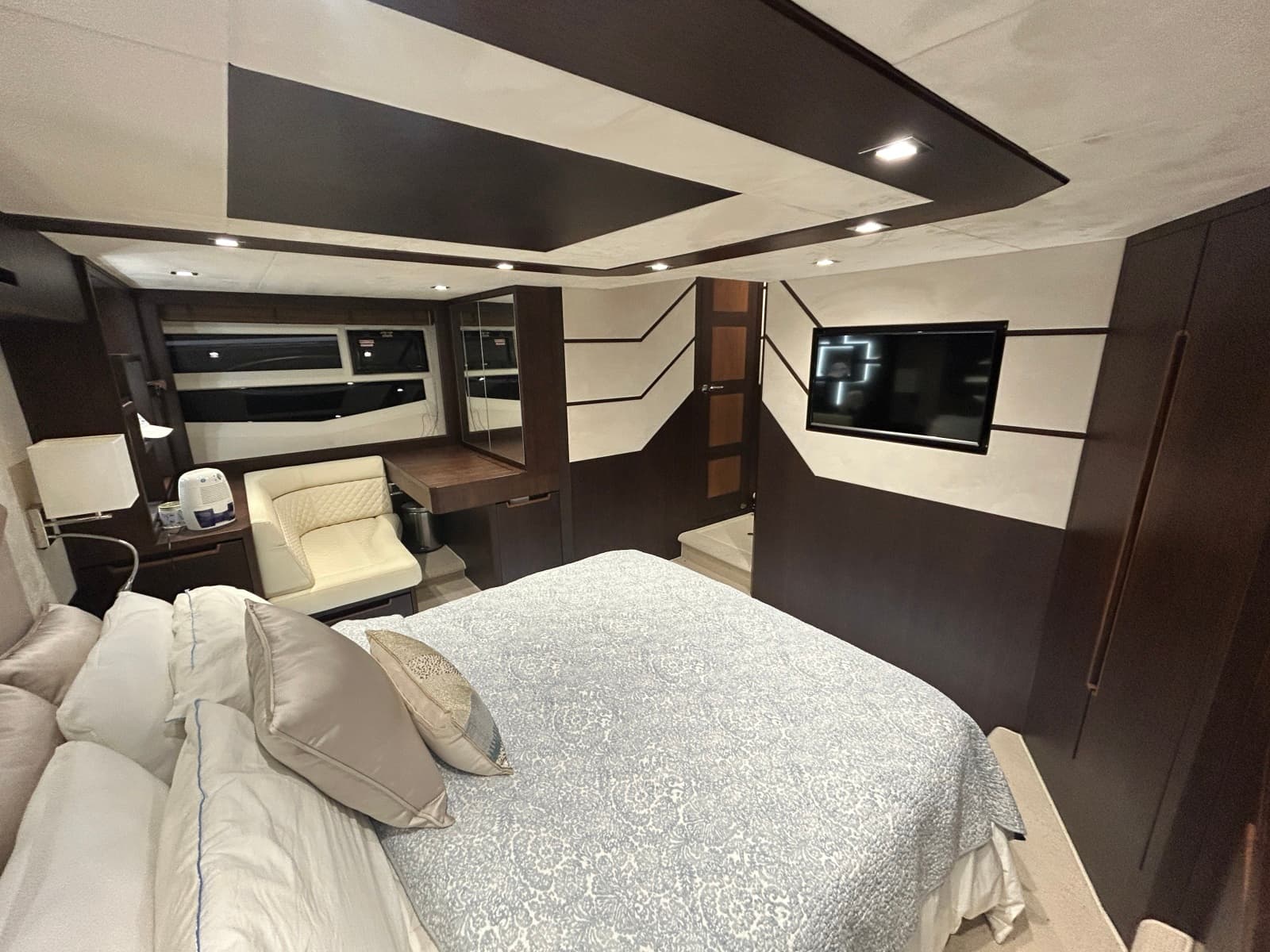 2018 Galeon 560 Sky 56
