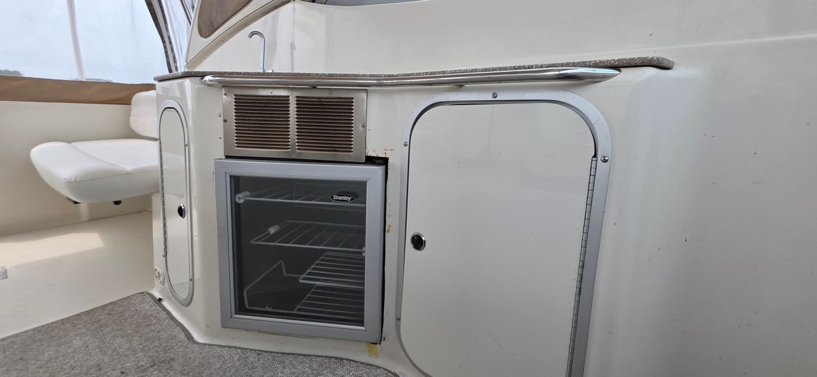 2000 Maxum 3300SCR
