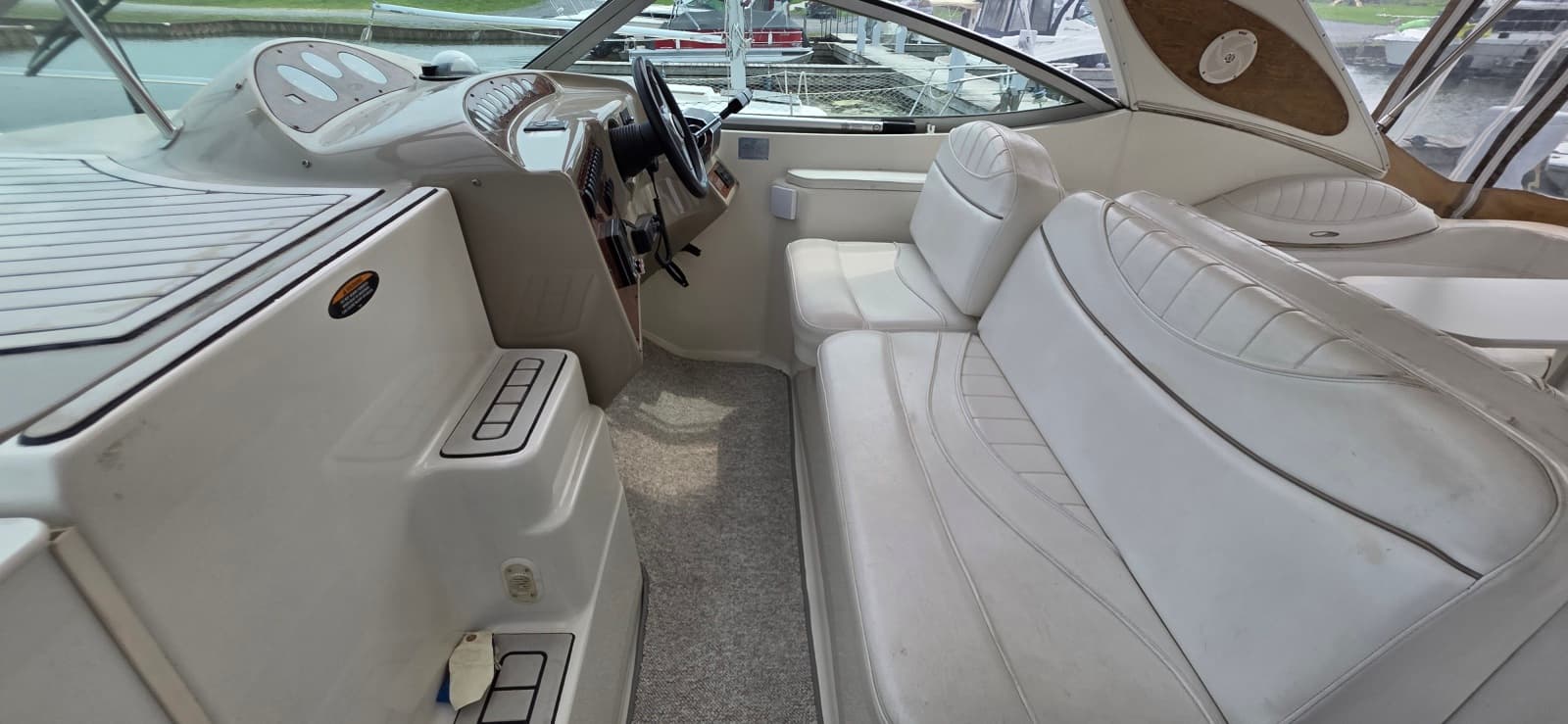2000 Maxum 3300SCR
