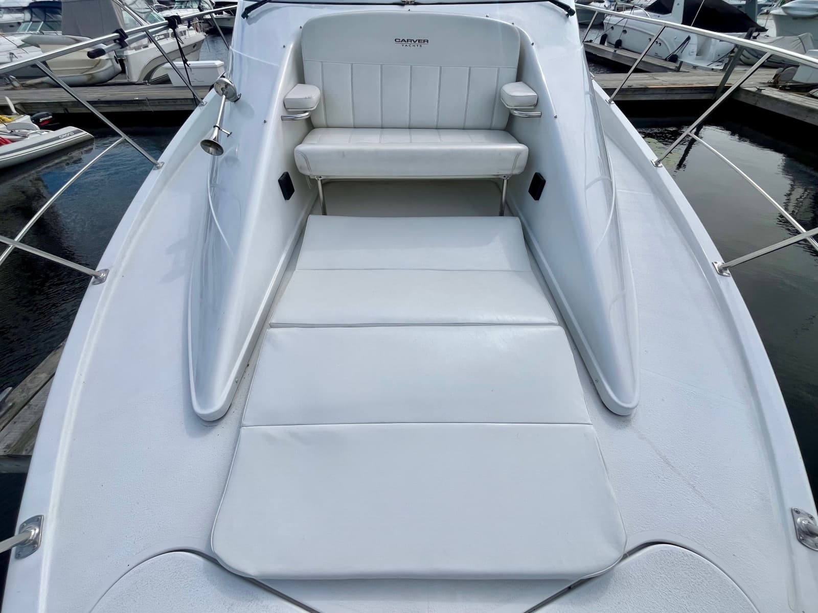 1999 Carver 350 Mariner 35