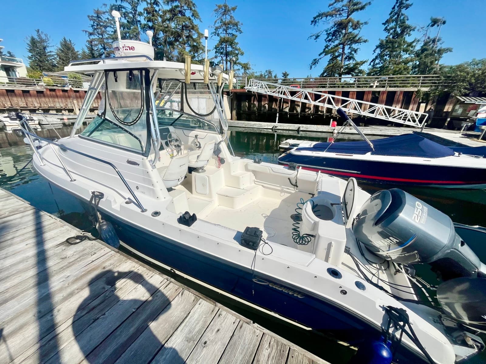 2007 Seaswirl Striper 2301