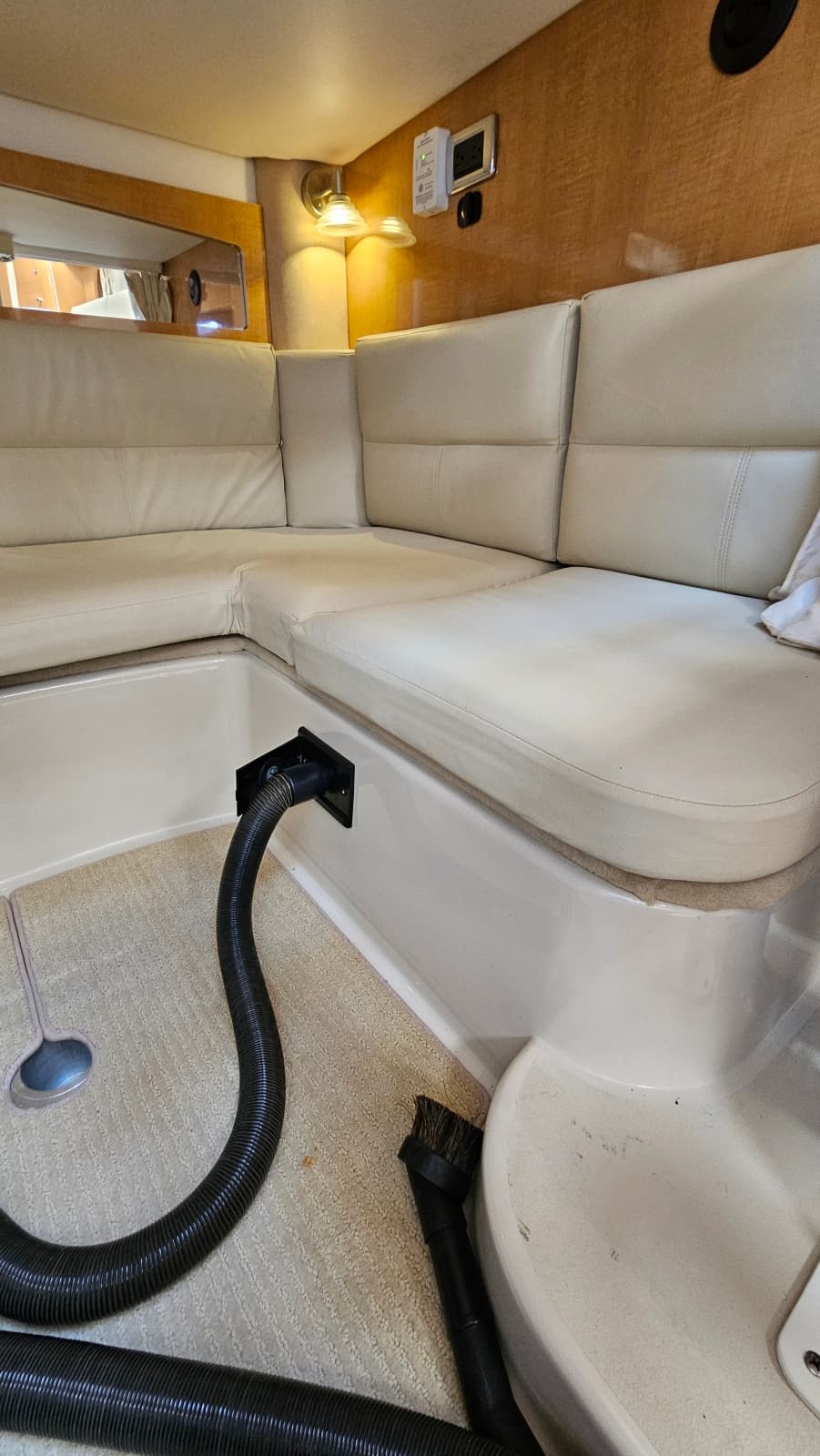 2011 Four Winns V355