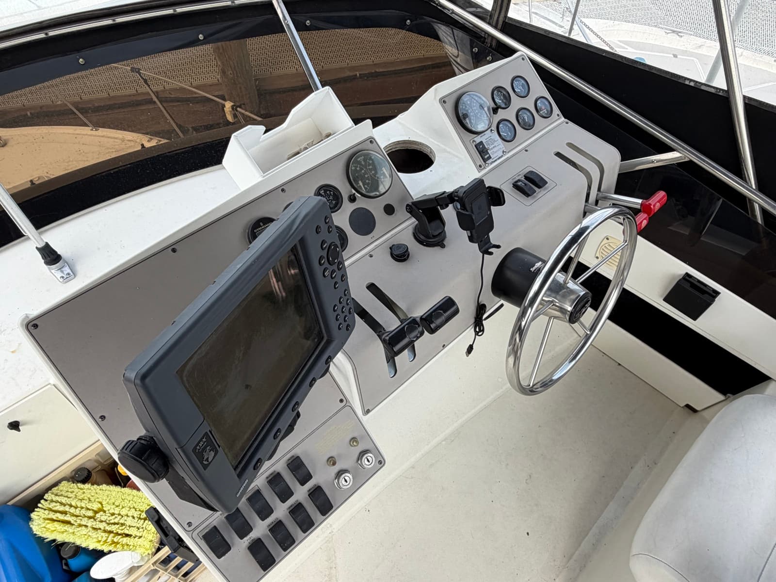 1996 Carver 325 Aft Cabin Motor Yacht