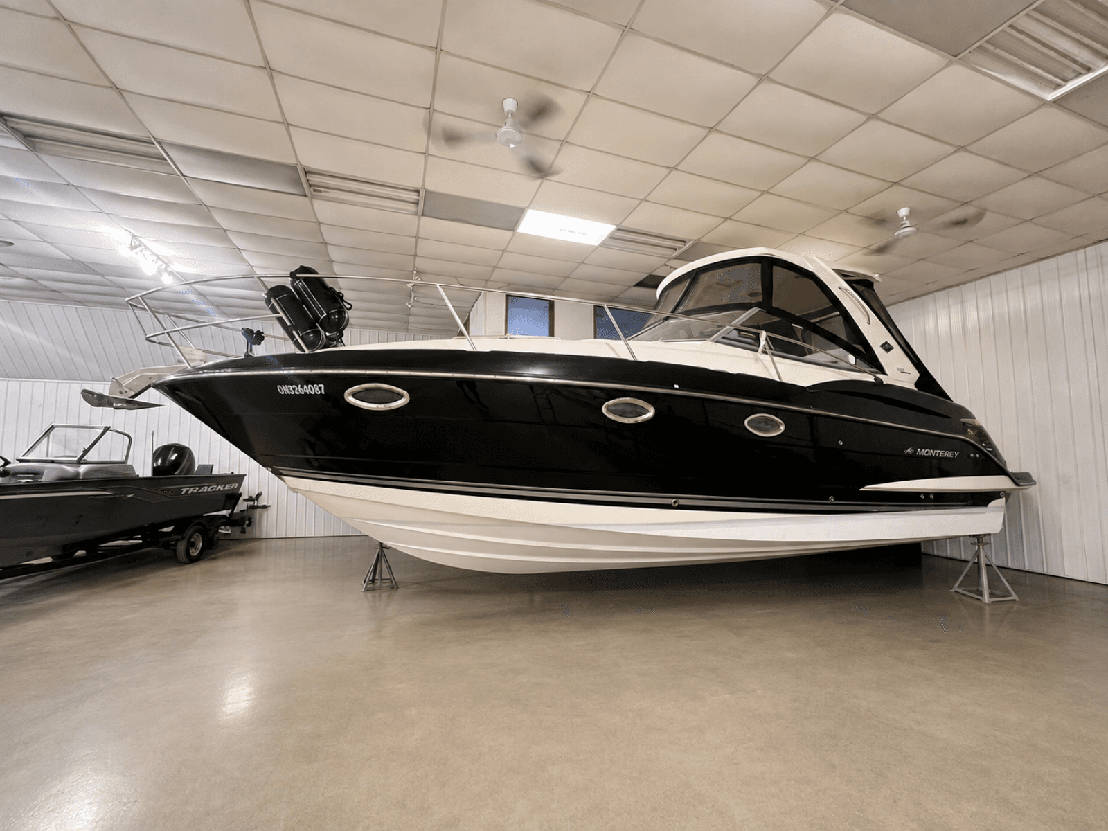 2012 Monterey 320 Sport Yacht