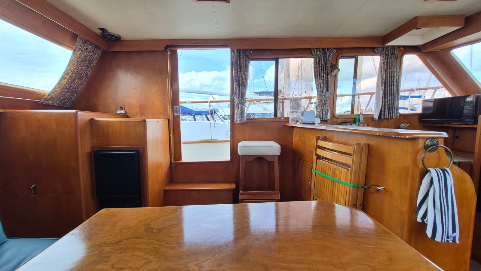 1985 Ocean Alexander  38 Double Cabin