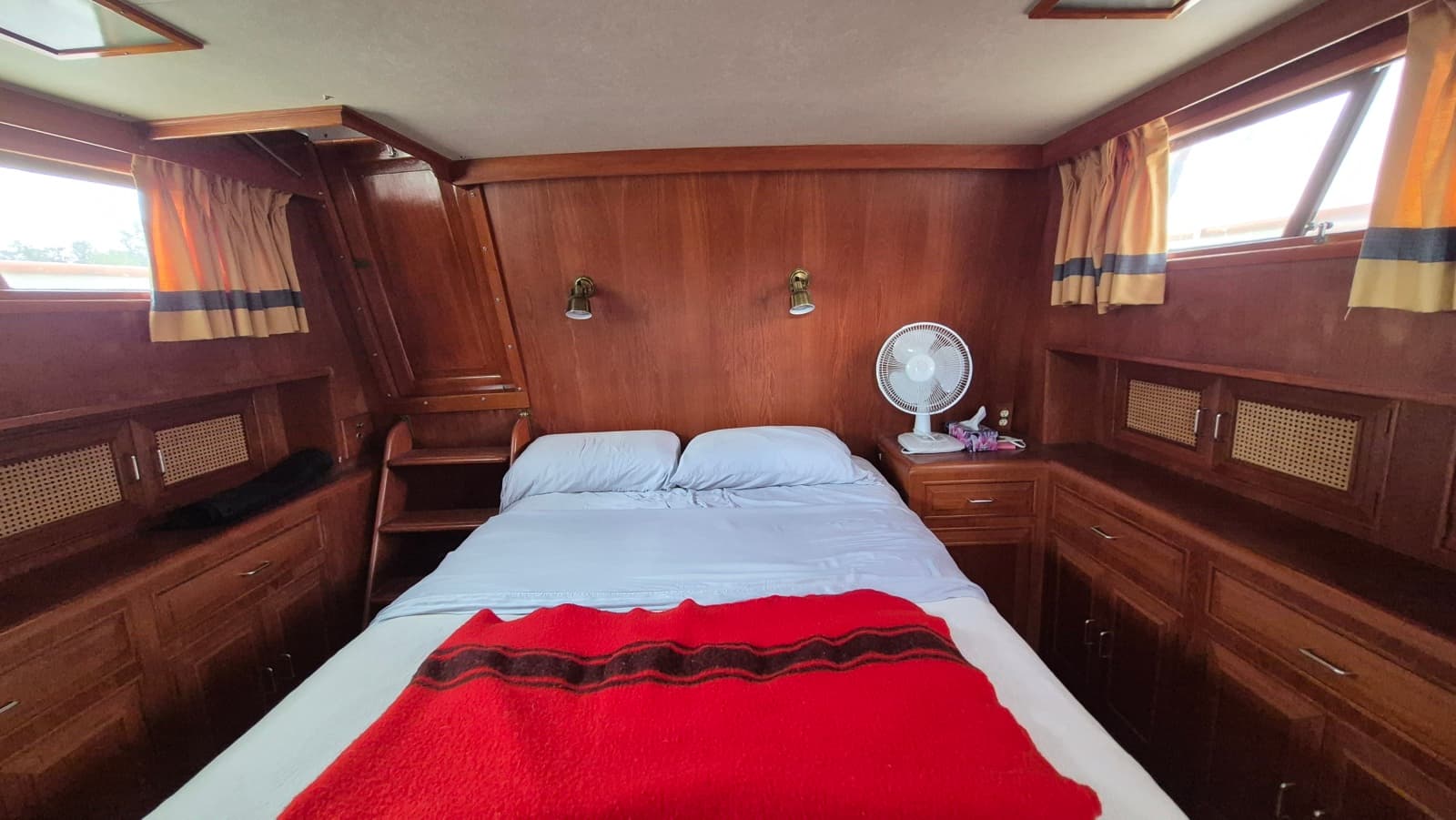 1985 Ocean Alexander  38 Double Cabin