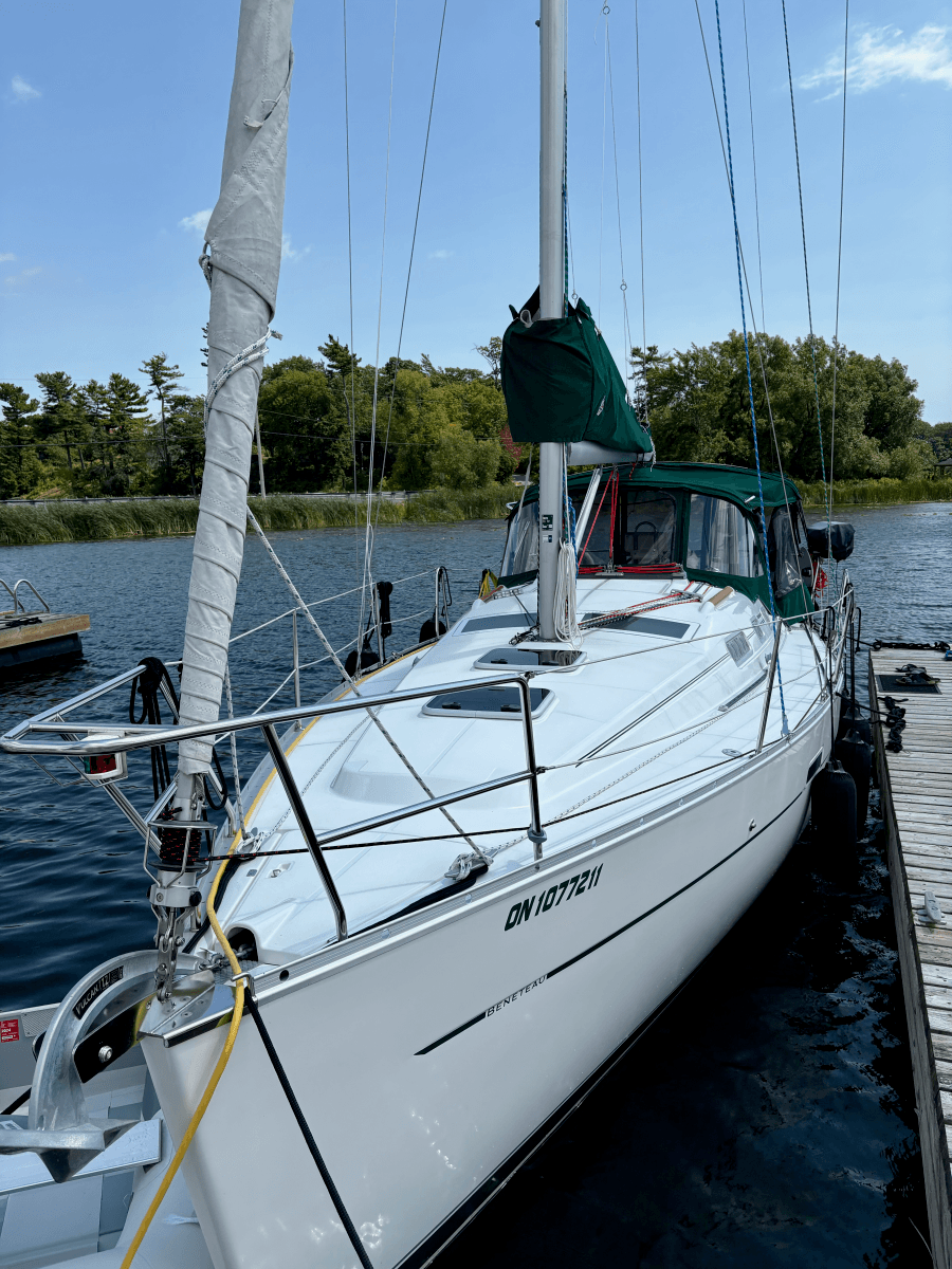 2005 Beneteau  323