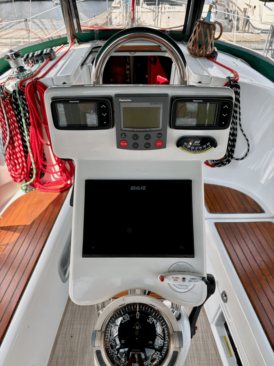 2005 Beneteau  323