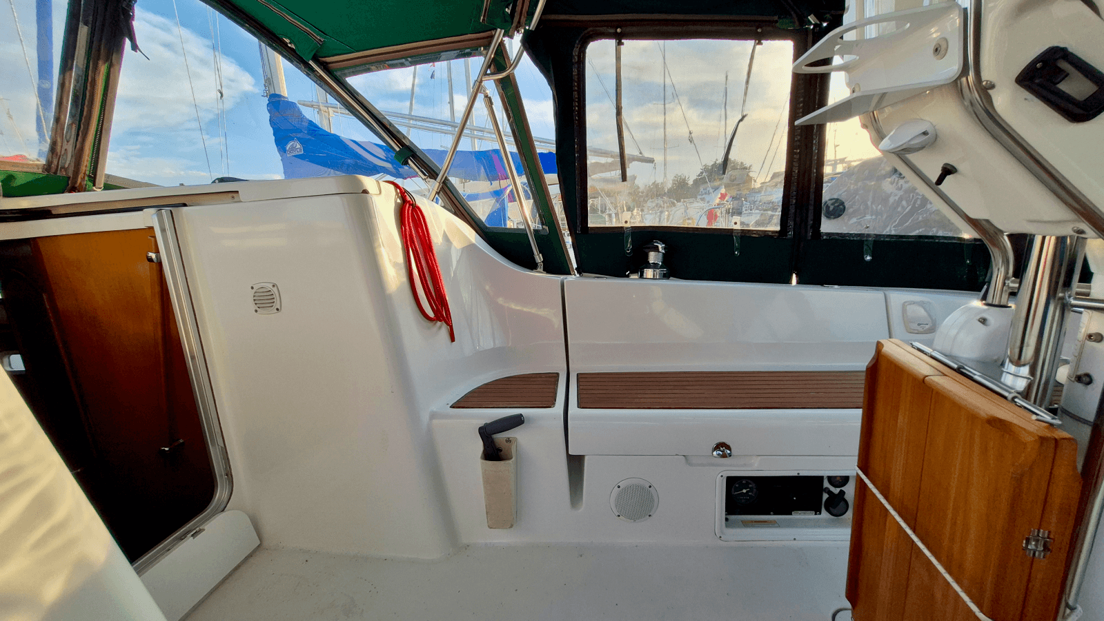 2005 Beneteau  323