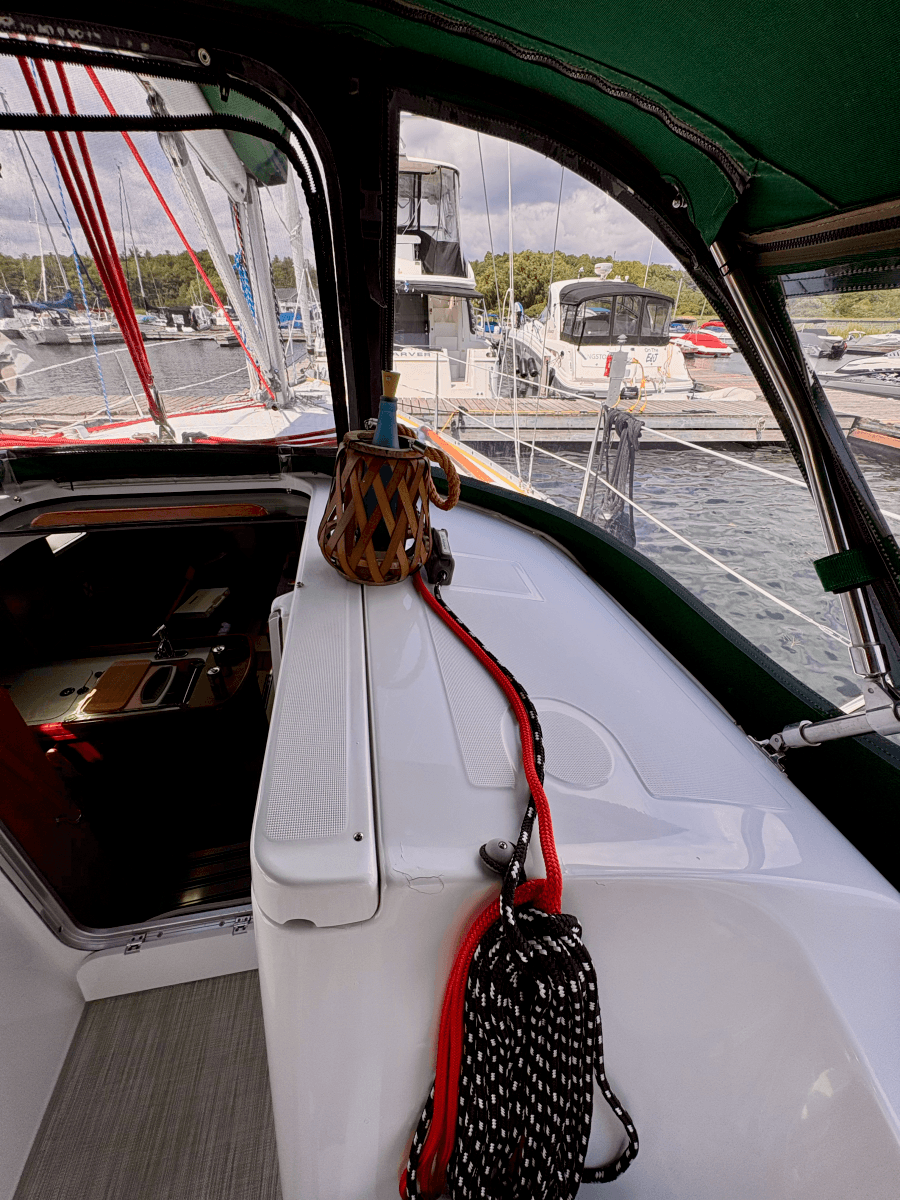2005 Beneteau  323