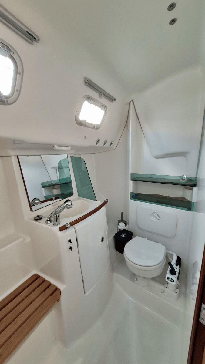2005 Beneteau  323