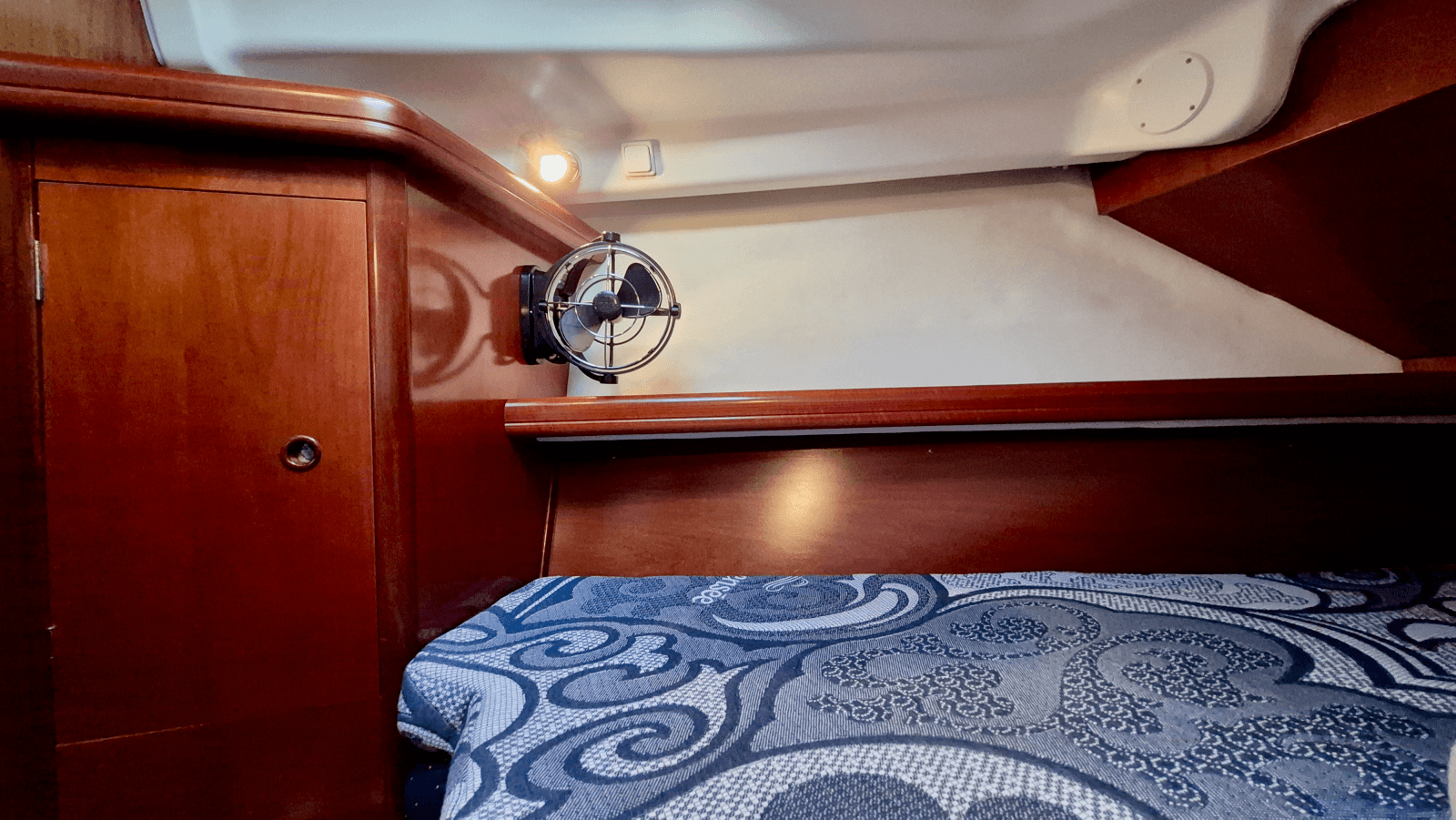 2005 Beneteau  323