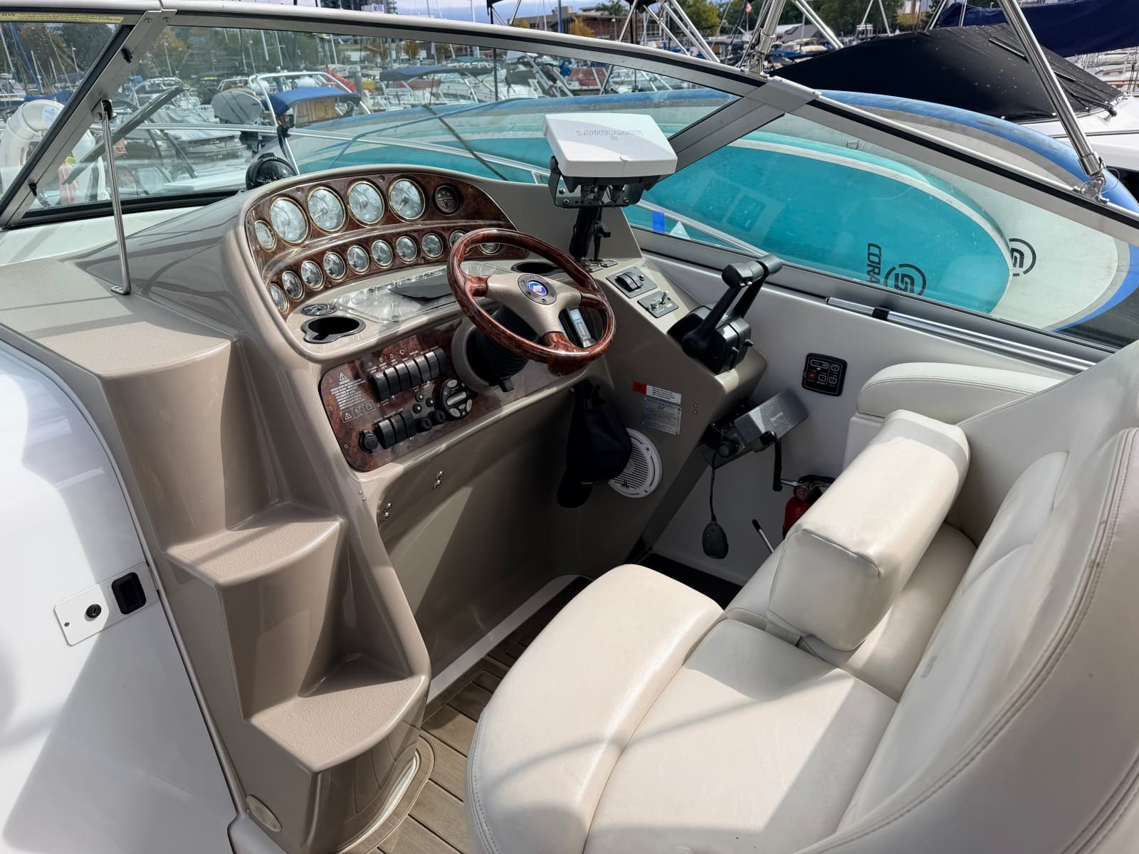 2003 Four Winns 298 Vista