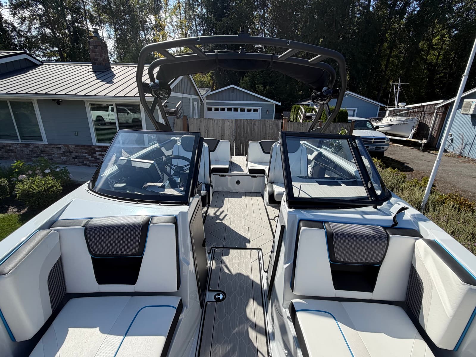 2023 Yamaha Boats 222xe