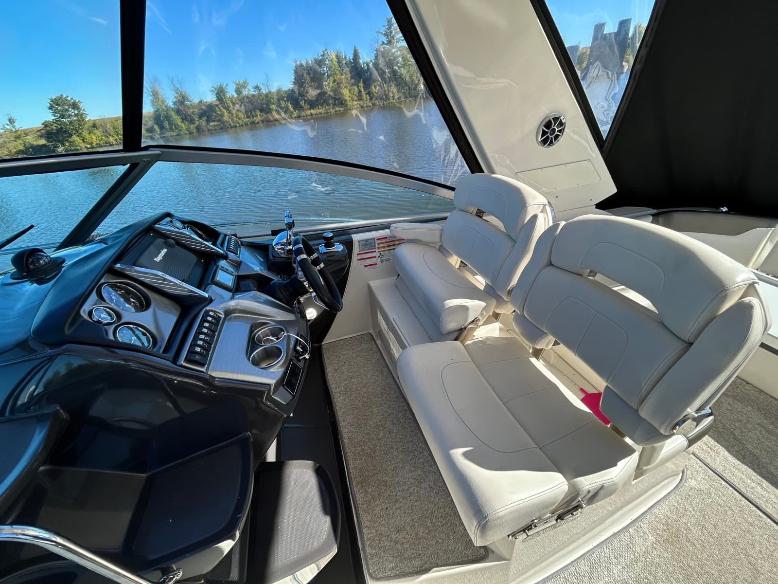 2013 Monterey  340 Sports Yacht