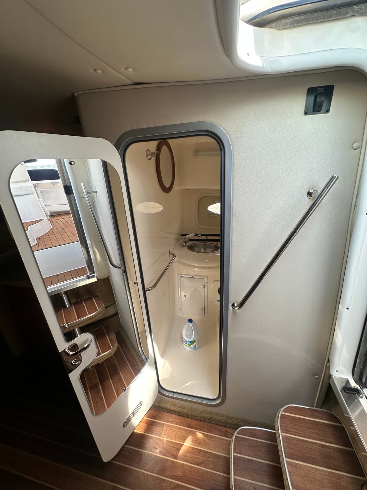 2006 Rinker 300 EC