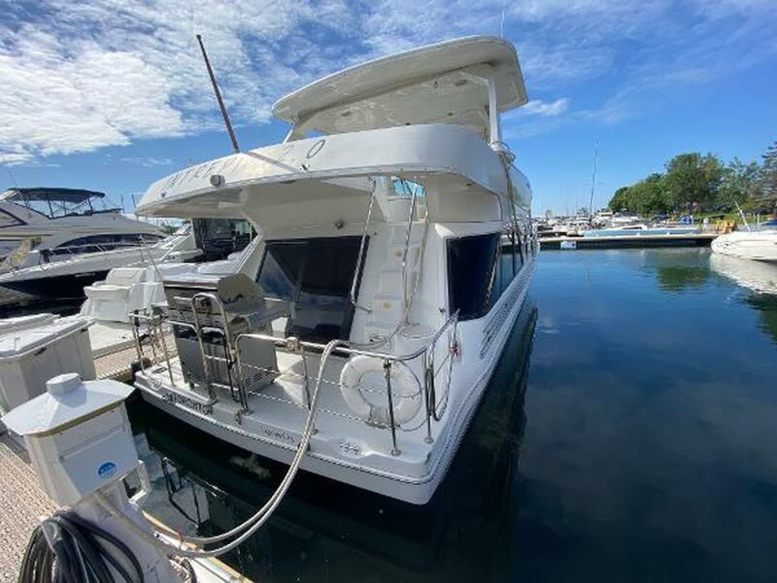 1999 Bluewater 5200