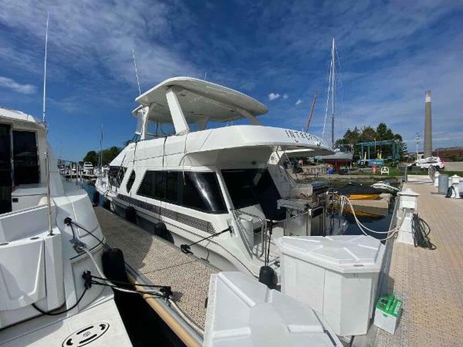 1999 Bluewater 5200