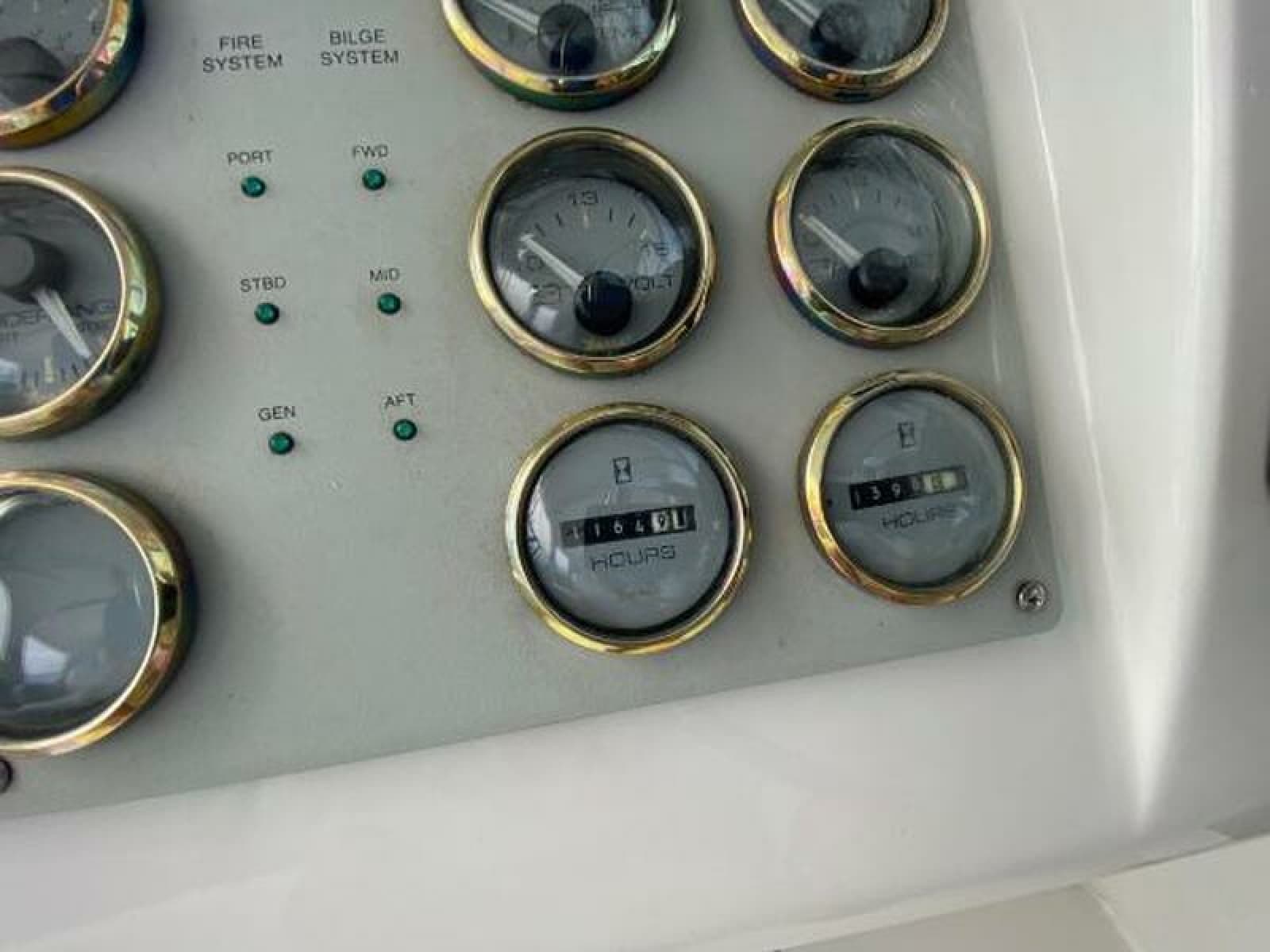1999 Bluewater 5200