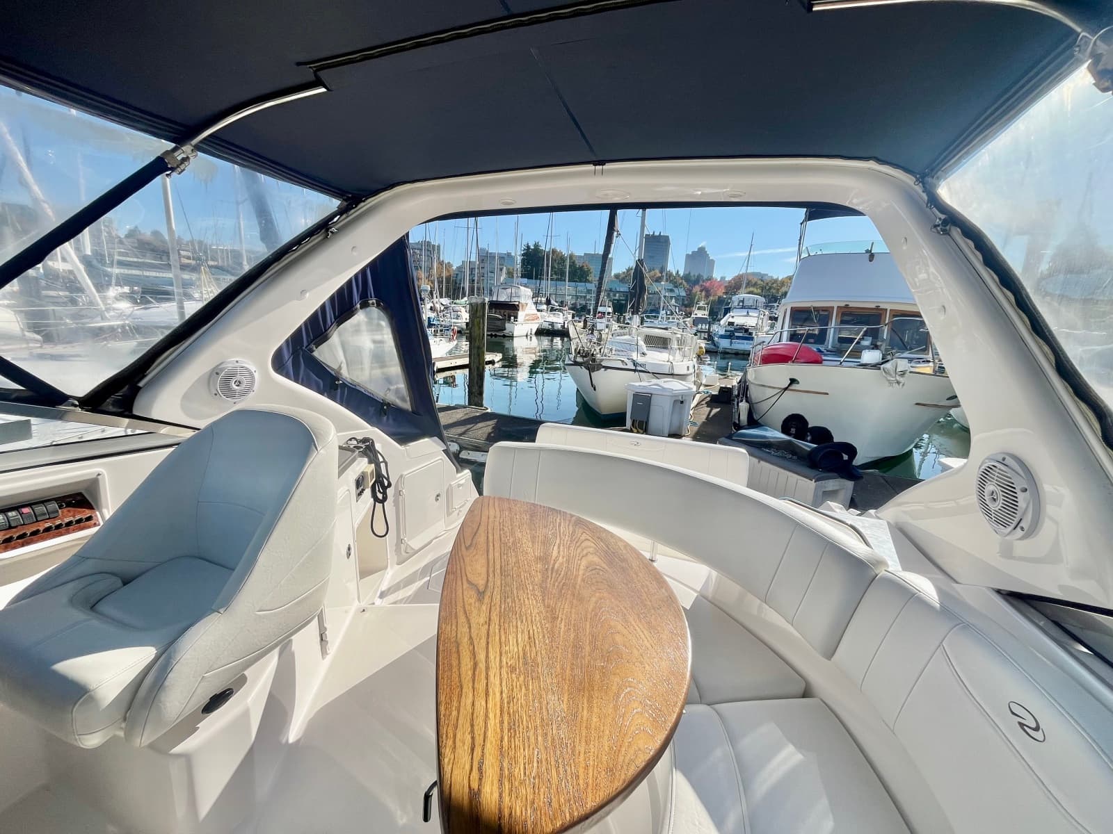 2009 Regal 3060 Window Express