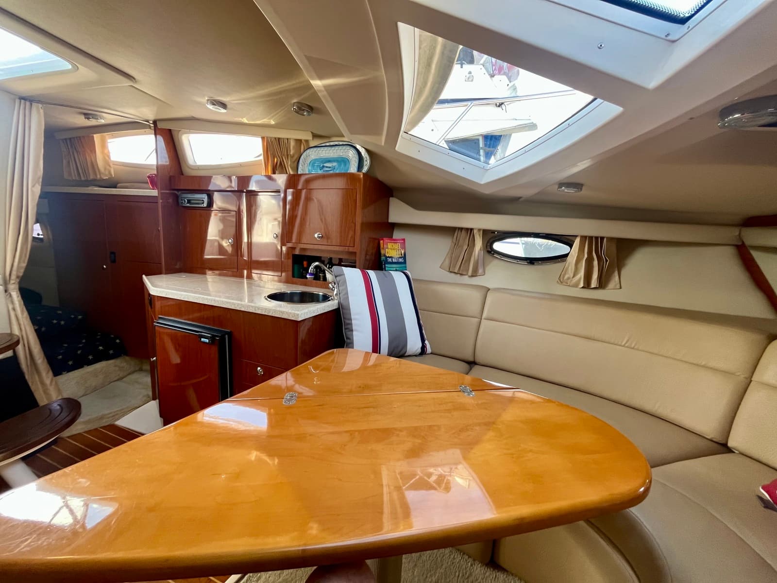 2009 Regal 3060 Window Express