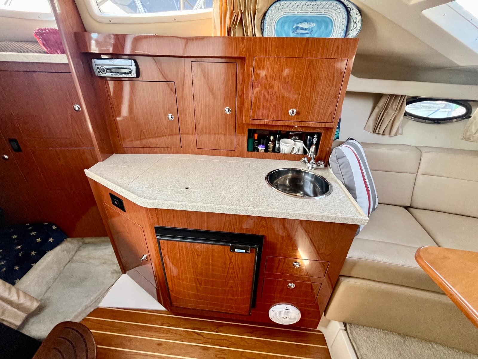 2009 Regal 3060 Window Express