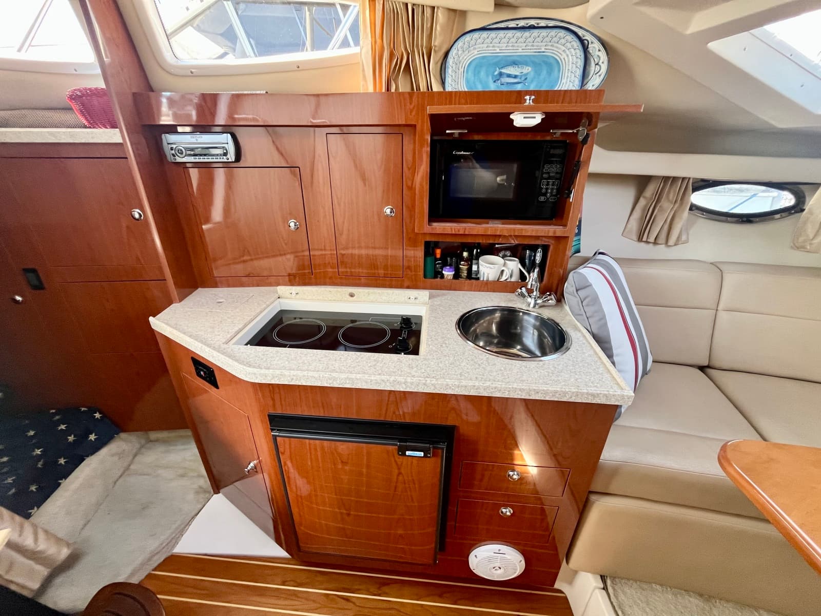 2009 Regal 3060 Window Express