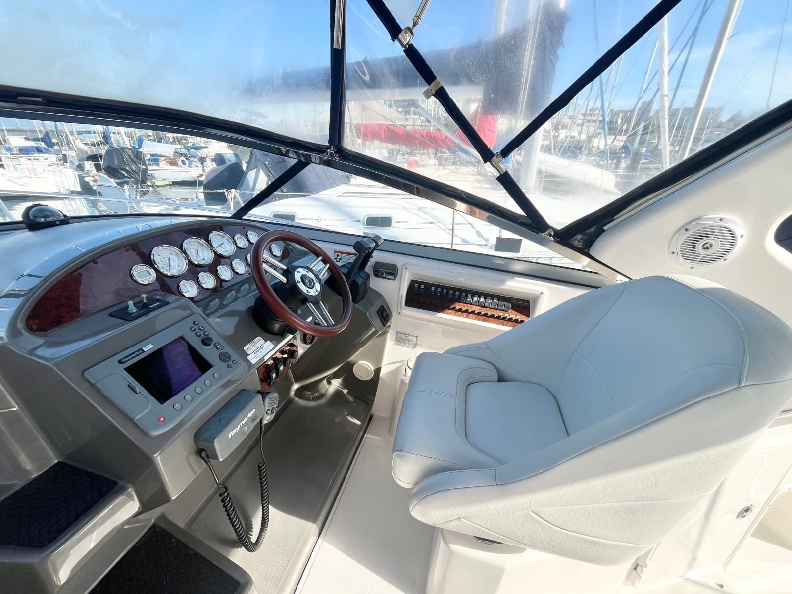 2009 Regal 3060 Window Express