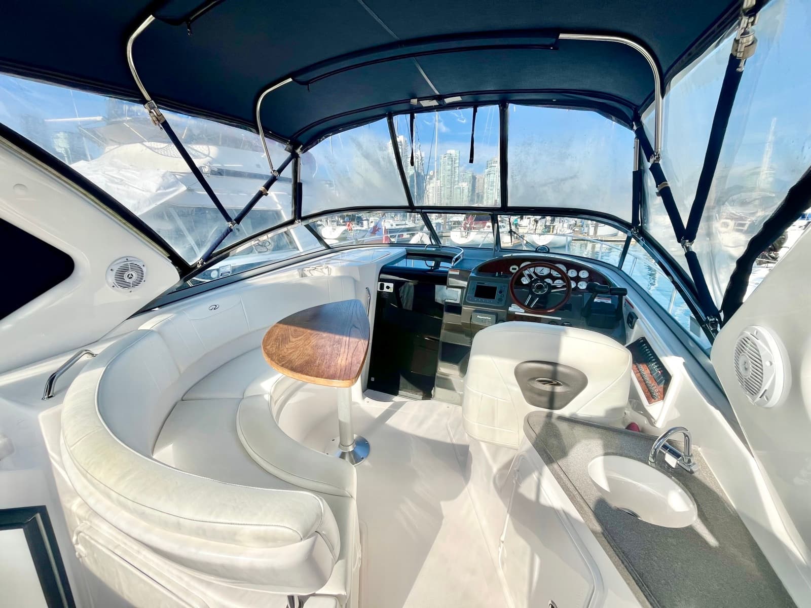 2009 Regal 3060 Window Express